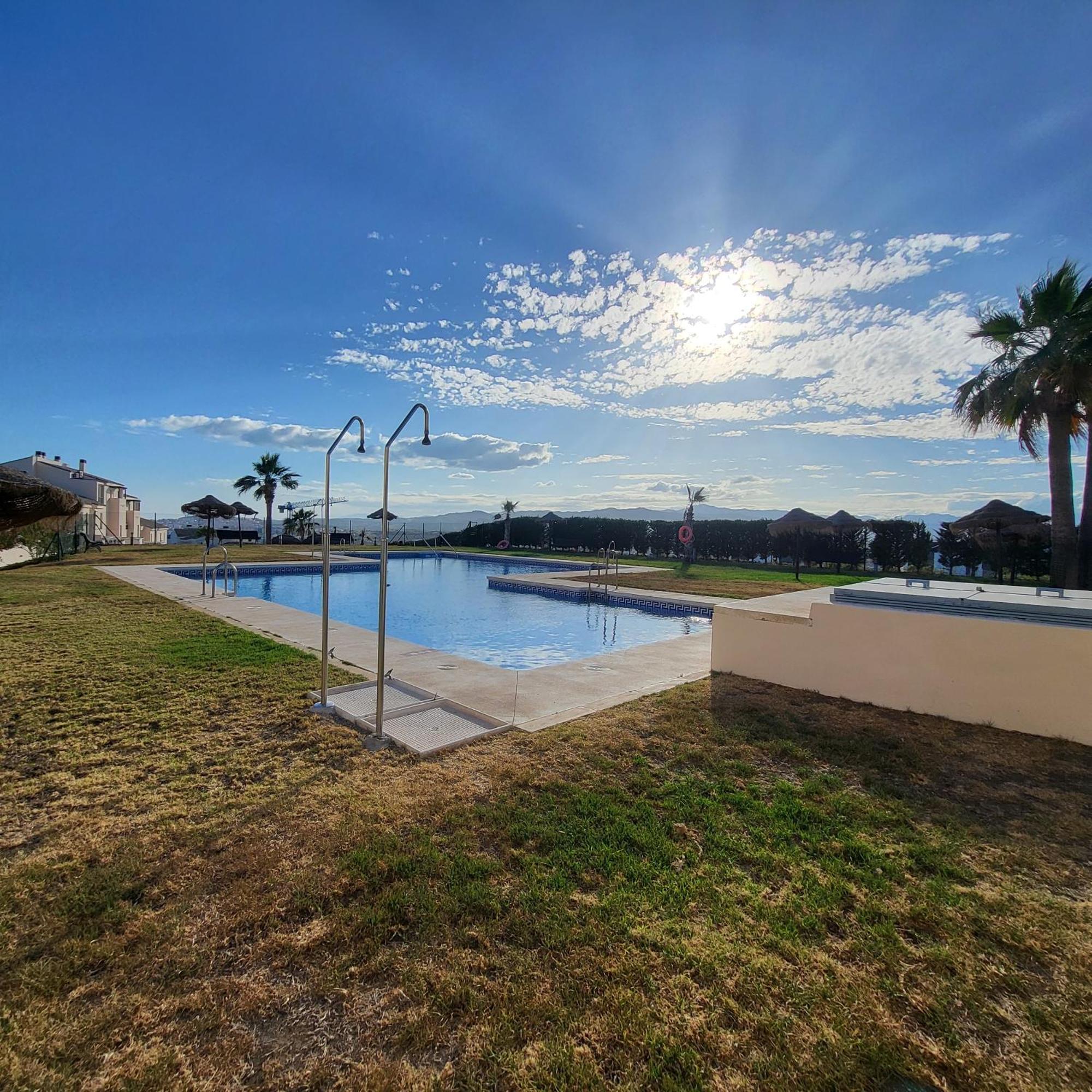 Golf En Baviera Con Vistas Al Mar Leilighet Caleta De Velez Eksteriør bilde